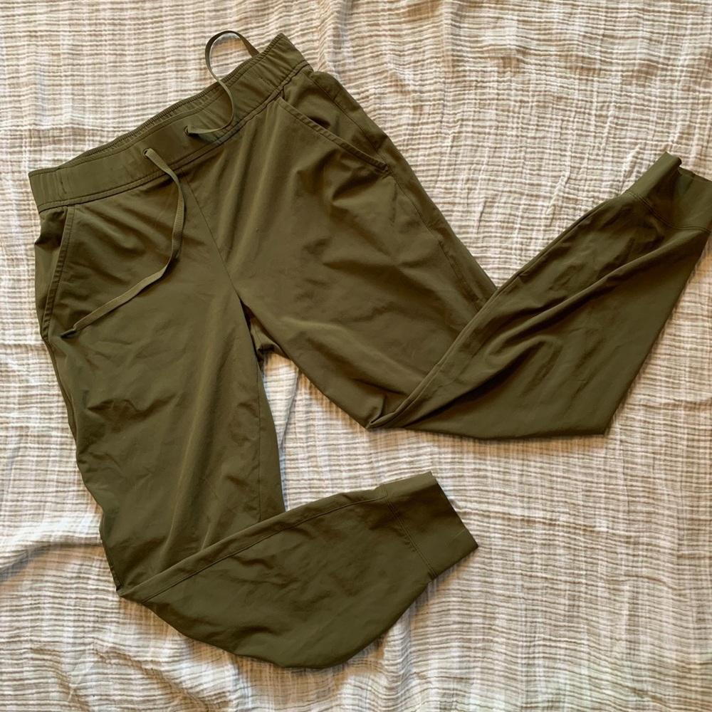 Eddie Bauer Women’s Travel Joggers
